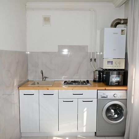 Cozy Apartment Near To The Metro H Kochar 19 Yerevan Exterior photo